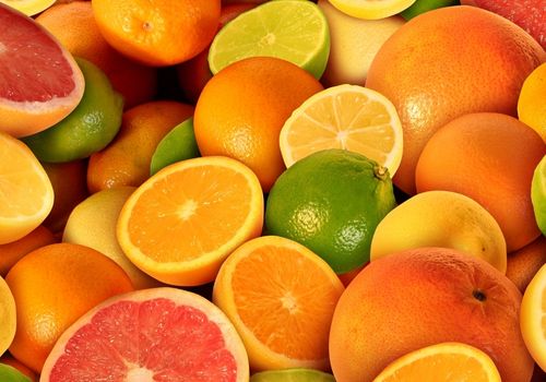 los citricos tienen mucha vitamina c que ayudan a acortar la duracion del resfriado